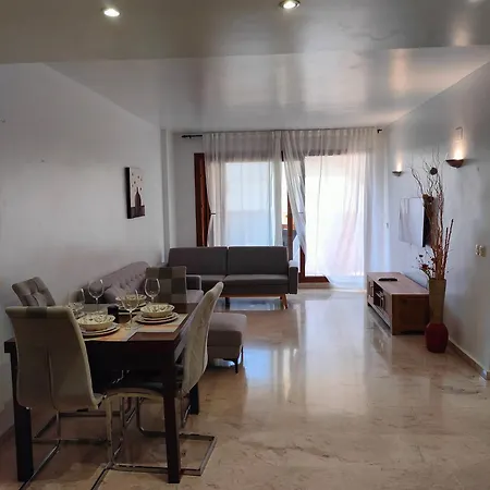 La Entrada Club